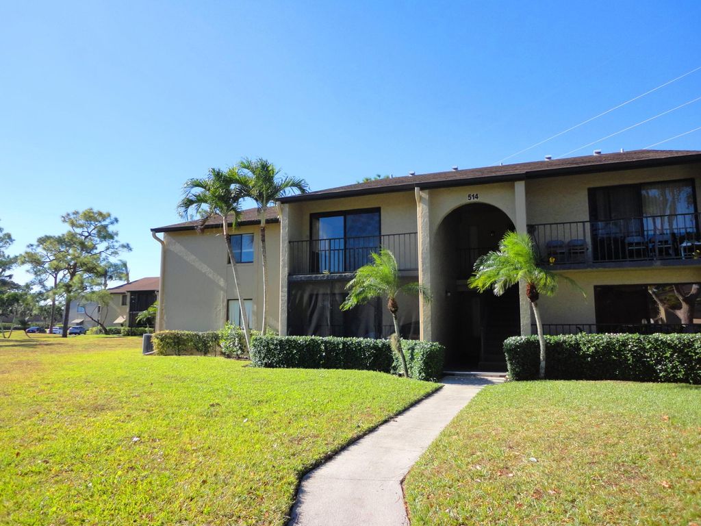 514 Shady Pine Way A2, Greenacres, FL 33415