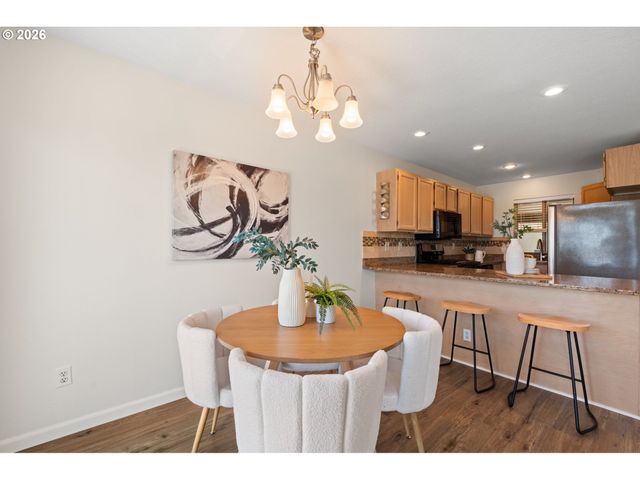 3812 S KELLY Ave 7, Portland, OR 97239