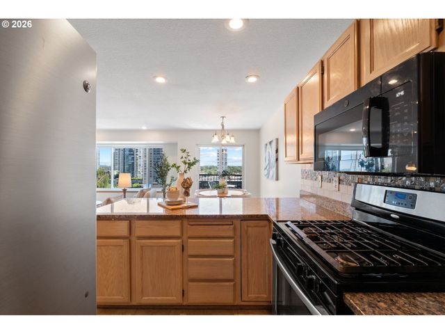3812 S KELLY Ave 7, Portland, OR 97239
