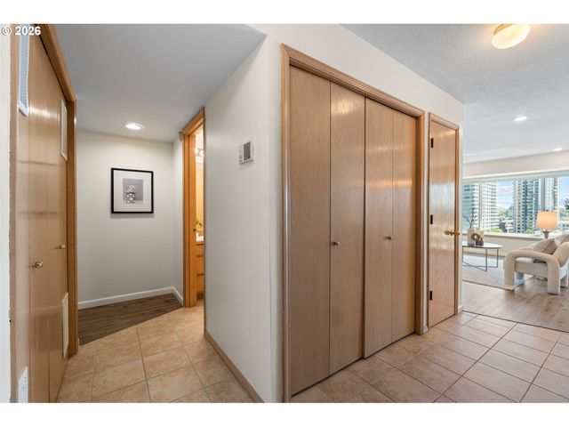 3812 S KELLY Ave 7, Portland, OR 97239
