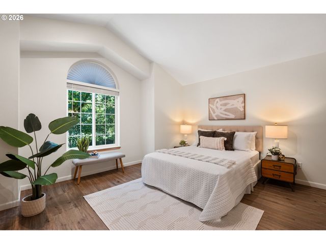 3812 S KELLY Ave 7, Portland, OR 97239