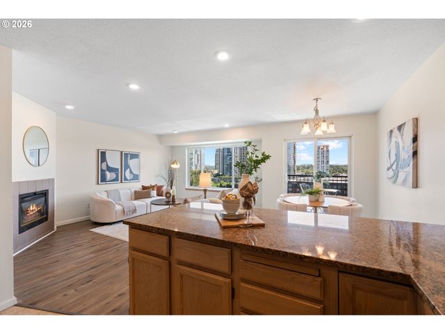 3812 S KELLY Ave 7, Portland, OR 97239