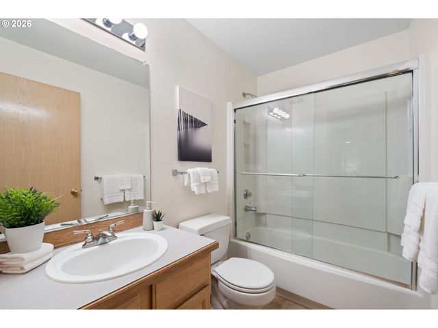 3812 S KELLY Ave 7, Portland, OR 97239
