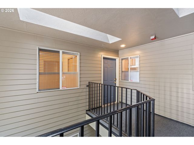 3812 S KELLY Ave 7, Portland, OR 97239