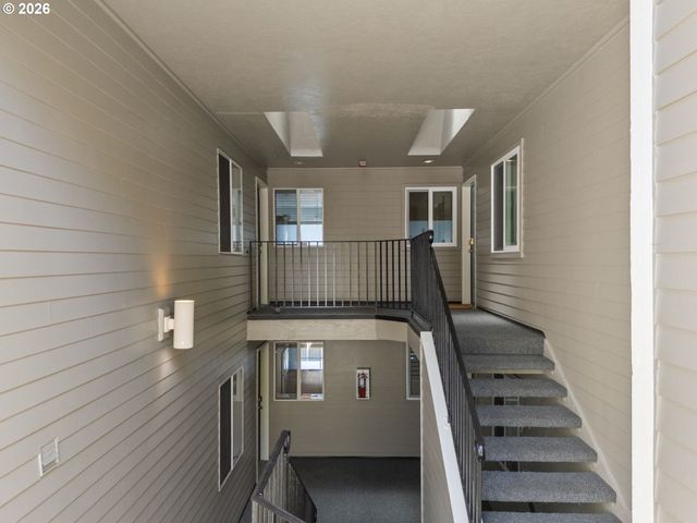 3812 S KELLY Ave 7, Portland, OR 97239