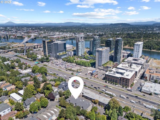 3812 S KELLY Ave 7, Portland, OR 97239