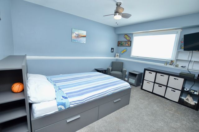 1014 Stonehedge Court, Crystal Lake, IL 60014