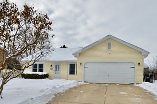 1014 Stonehedge Court, Crystal Lake, IL 60014