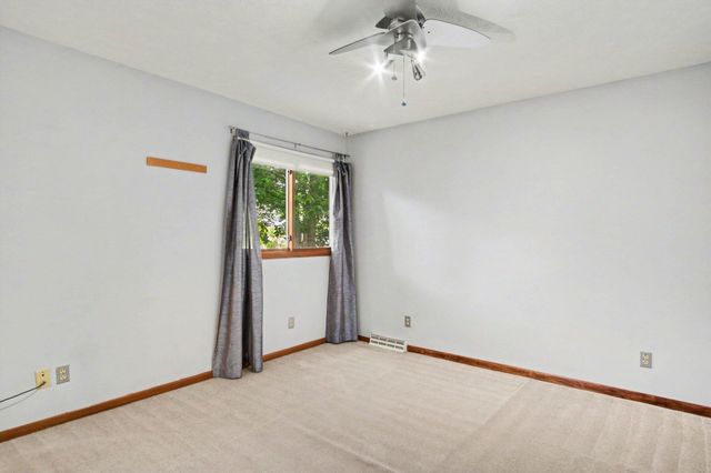 5499 Riverlook Drive Ne, Plainfield Twp, MI 49321
