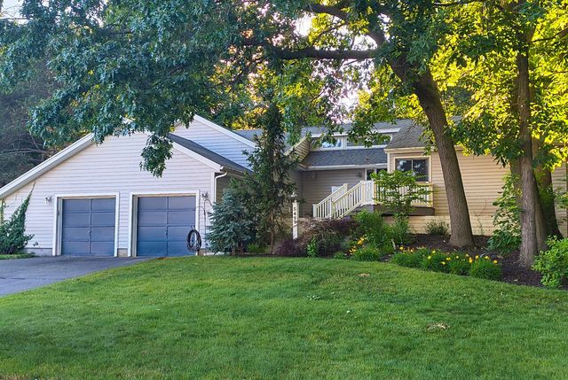 5499 Riverlook Drive Ne, Plainfield Twp, MI 49321