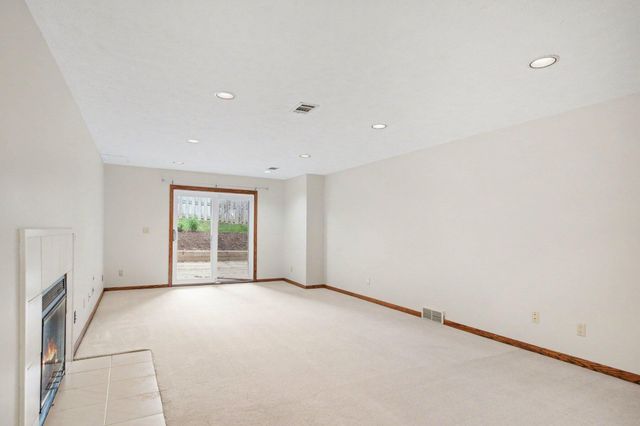 5499 Riverlook Drive Ne, Plainfield Twp, MI 49321
