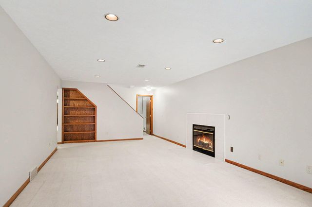 5499 Riverlook Drive Ne, Plainfield Twp, MI 49321