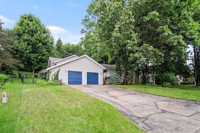 5499 Riverlook Drive Ne, Plainfield Twp, MI 49321