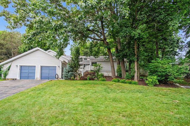 5499 Riverlook Drive Ne, Plainfield Twp, MI 49321