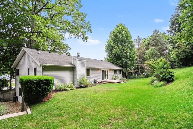 5499 Riverlook Drive Ne, Plainfield Twp, MI 49321