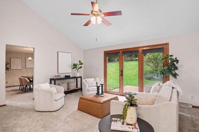 5499 Riverlook Drive Ne, Plainfield Twp, MI 49321