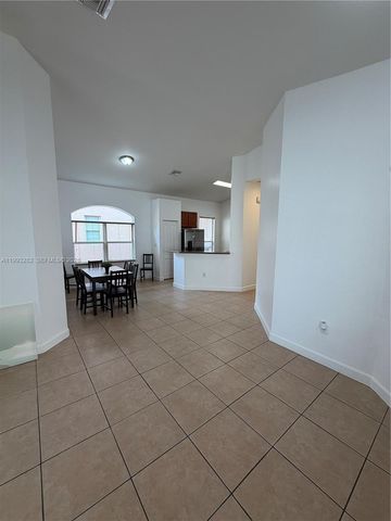 3951 NE 11th Dr, Homestead, FL 33033