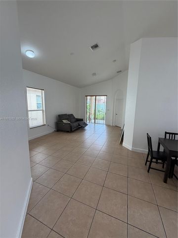 3951 NE 11th Dr, Homestead, FL 33033