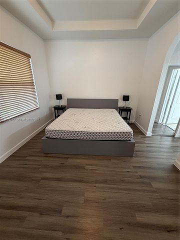 3951 NE 11th Dr, Homestead, FL 33033