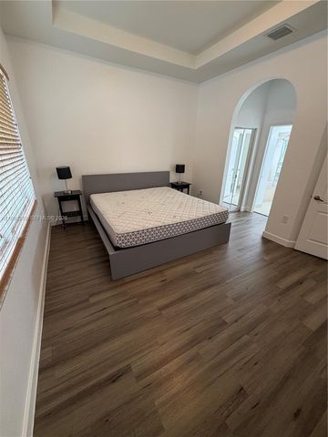 3951 NE 11th Dr, Homestead, FL 33033