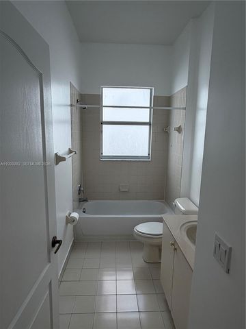 3951 NE 11th Dr, Homestead, FL 33033