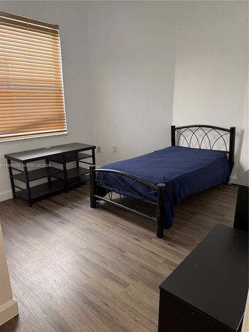 3951 NE 11th Dr, Homestead, FL 33033