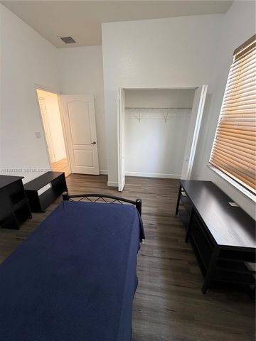 3951 NE 11th Dr, Homestead, FL 33033