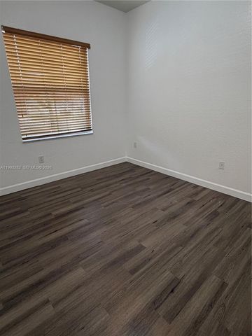 3951 NE 11th Dr, Homestead, FL 33033