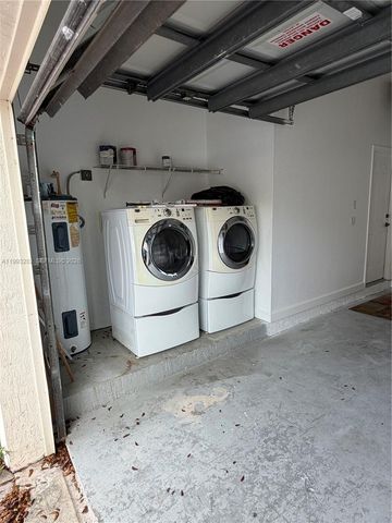 3951 NE 11th Dr, Homestead, FL 33033