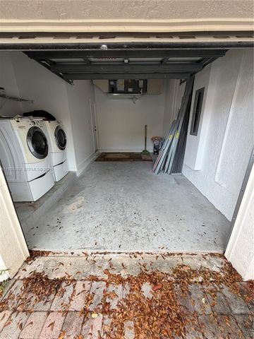 3951 NE 11th Dr, Homestead, FL 33033