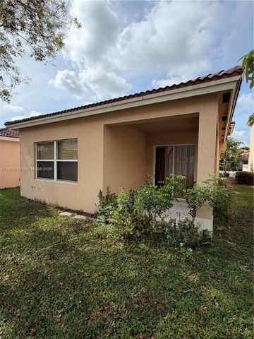 3951 NE 11th Dr, Homestead, FL 33033