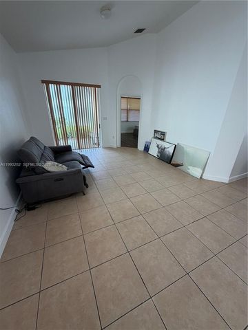 3951 NE 11th Dr, Homestead, FL 33033