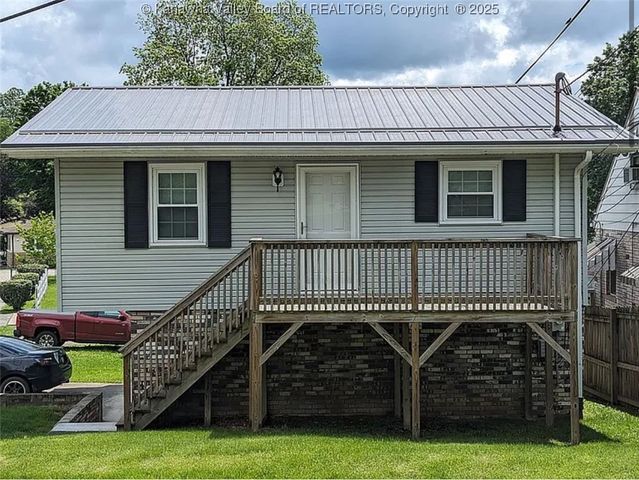 5502 Lynnwood Drive, Cross Lanes, WV 25313