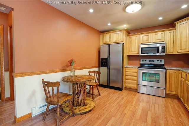 5502 Lynnwood Drive, Cross Lanes, WV 25313