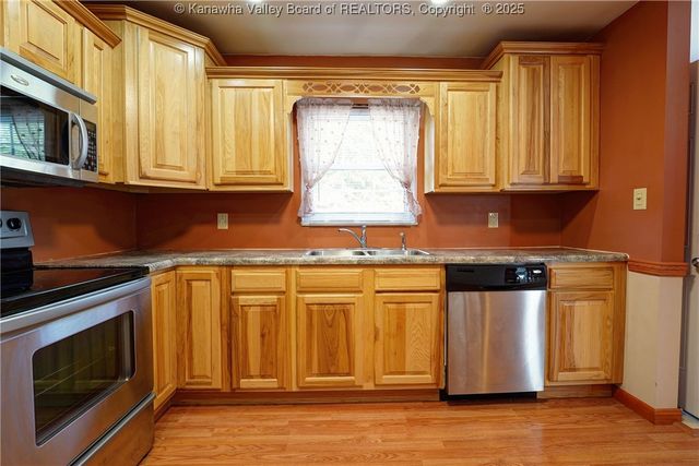 5502 Lynnwood Drive, Cross Lanes, WV 25313