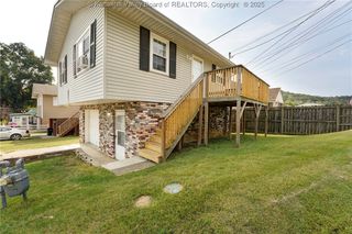 5502 Lynnwood Drive, Cross Lanes, WV 25313