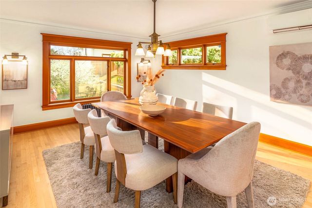 2117 N 36th Street, Seattle, WA 98103