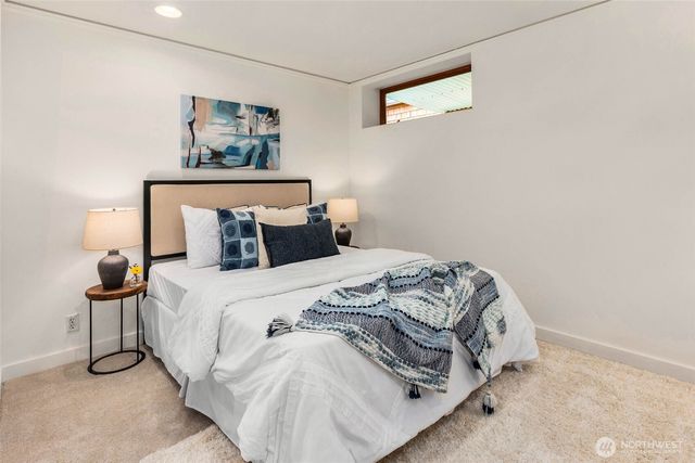 2117 N 36th Street, Seattle, WA 98103