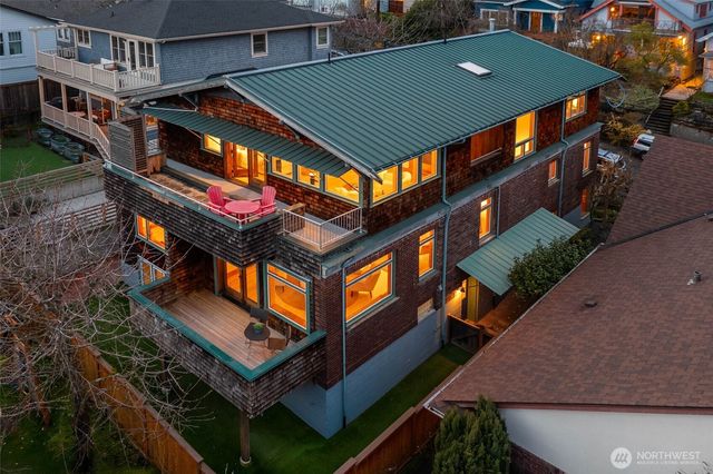 2117 N 36th Street, Seattle, WA 98103