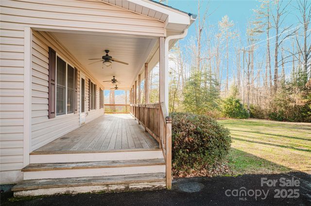 159 W Sweetbriar Lane, Etowah, NC 28729