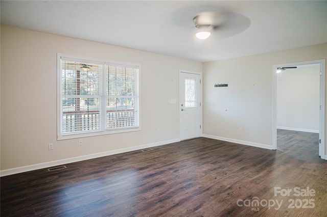 159 W Sweetbriar Lane, Etowah, NC 28729