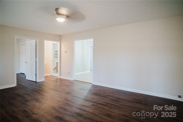 159 W Sweetbriar Lane, Etowah, NC 28729