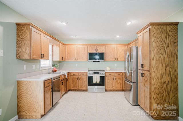 159 W Sweetbriar Lane, Etowah, NC 28729