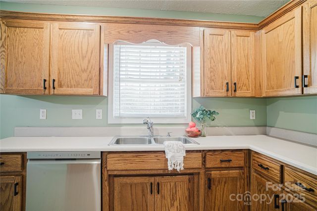 159 W Sweetbriar Lane, Etowah, NC 28729