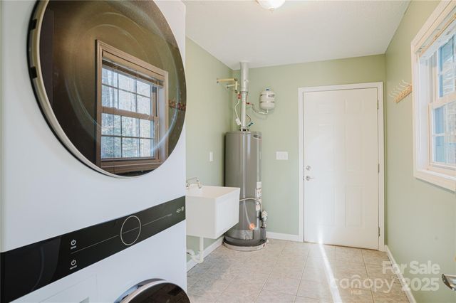 159 W Sweetbriar Lane, Etowah, NC 28729