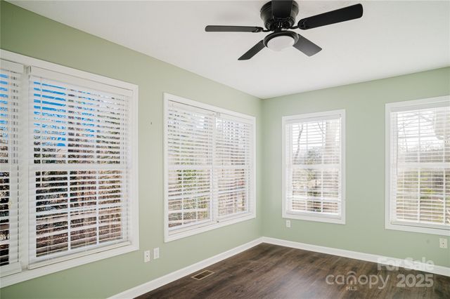 159 W Sweetbriar Lane, Etowah, NC 28729