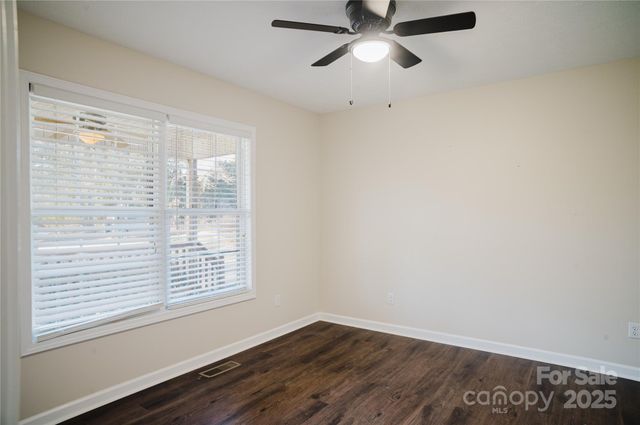 159 W Sweetbriar Lane, Etowah, NC 28729