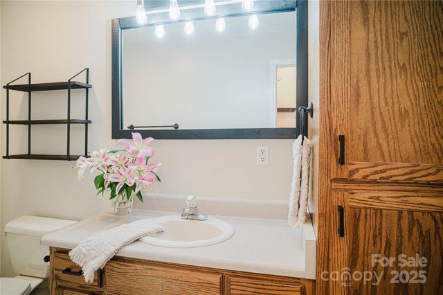 159 W Sweetbriar Lane, Etowah, NC 28729