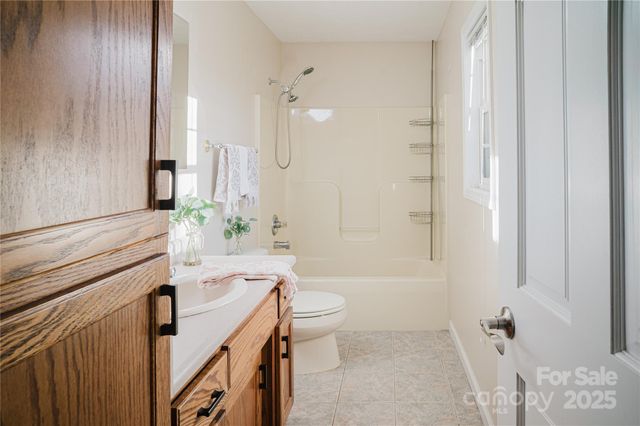 159 W Sweetbriar Lane, Etowah, NC 28729