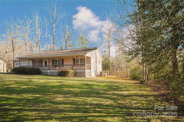 159 W Sweetbriar Lane, Etowah, NC 28729